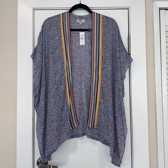 LOFT Tops - NWT Loft Short Sleeve Confetti Dot Kimono Topper M/L